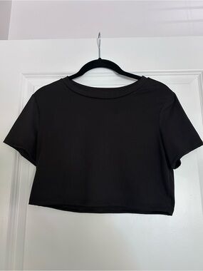 Women's Black Cropped Short Sleeve Top - Minimalist Everyday